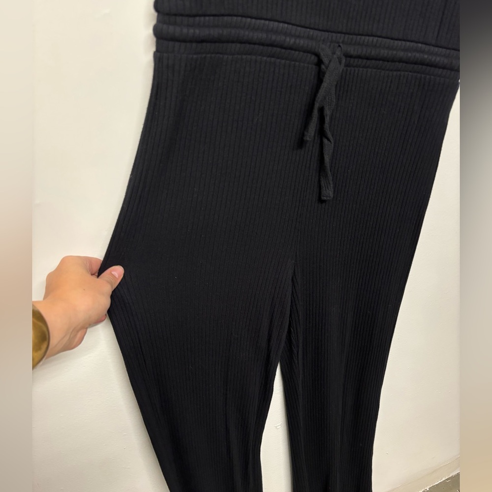 Beyond Yoga Black Jetsetter Ribbed Jumpsuit Size Medium - Picture 4 of 8
